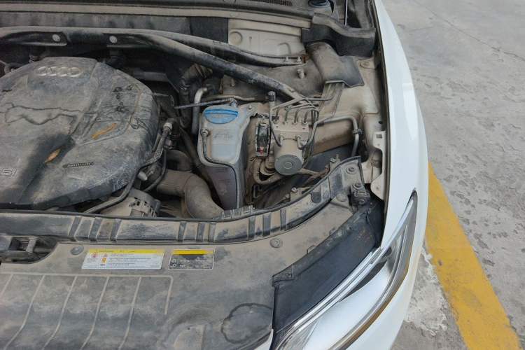 Used Audi Q5 2017 40 TFSI Technology Edition Engine Bay Left