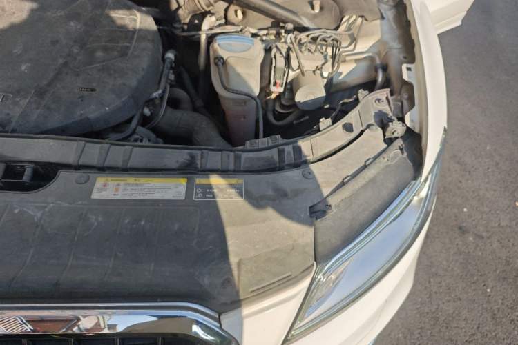 Used Audi Q5 2017 Plus 40 TFSI Ambition Model Engine Bay Left