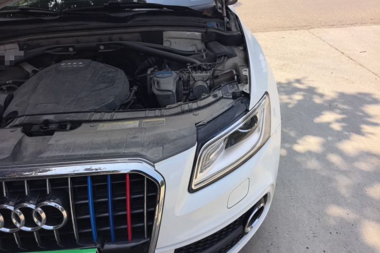 Used Audi Q5 2017 Plus 40 TFSI Ambition Model Engine Bay Left