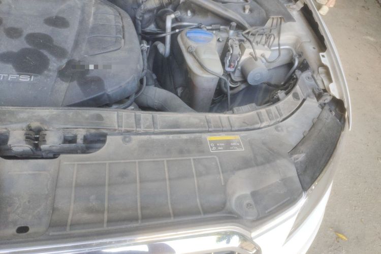 Used Audi Q5 2017 Plus 40 TFSI Ambition Model Engine Bay Left