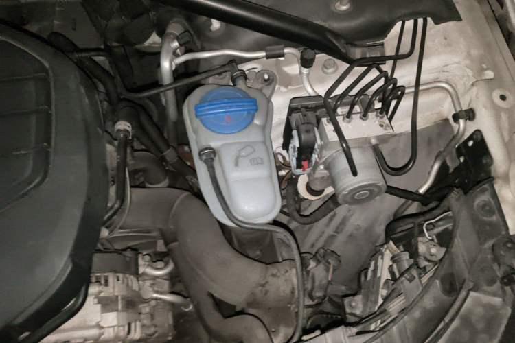 Used Audi Q5 2017 Plus 40 TFSI Technology Model Engine Bay Left