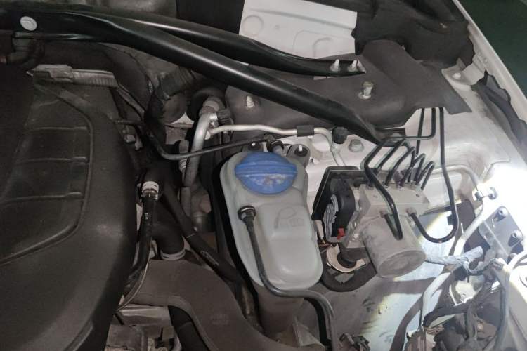 Used Audi Q5 2017 Plus 40 TFSI Technology Model Engine Bay Left