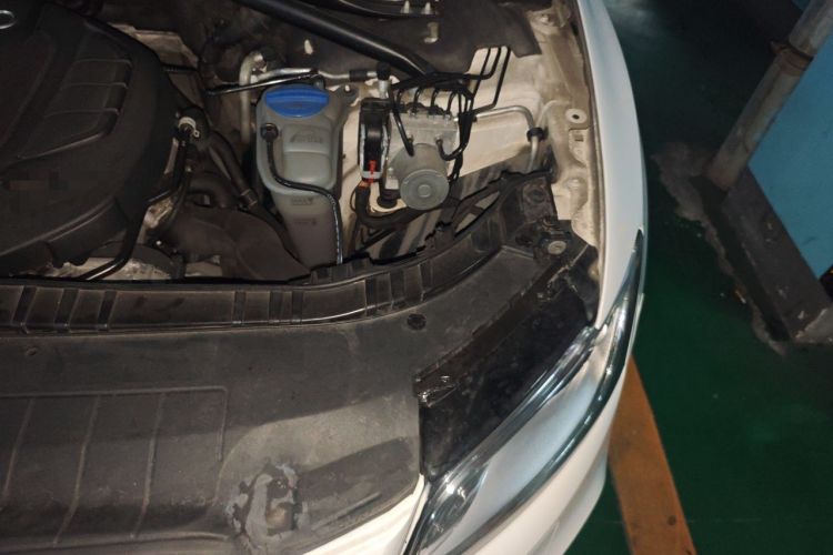 Used Audi Q5 2017 Plus 40 TFSI Technology Model Engine Bay Left
