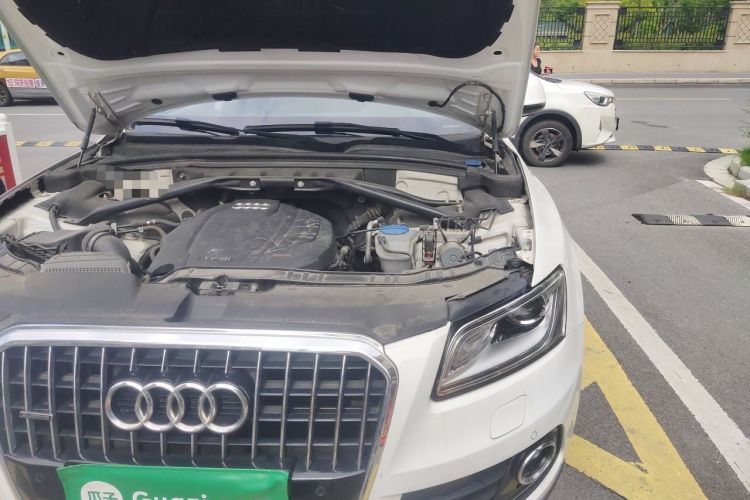 Used Audi Q5 2017 40 TFSI Technology Edition Engine Bay Left