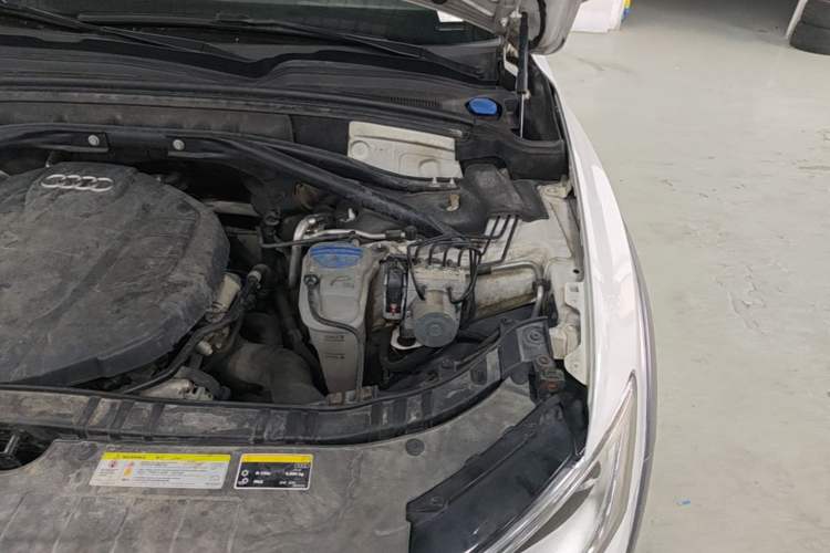 Used Audi Q5 2017 40 TFSI Technology Edition Engine Bay Left