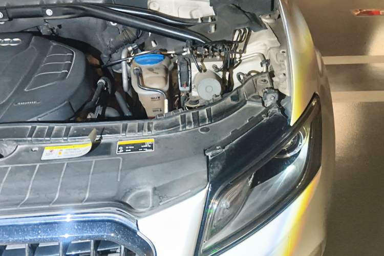 Used Audi Q5 2017 Plus 40 TFSI Ambition Model Engine Bay Left