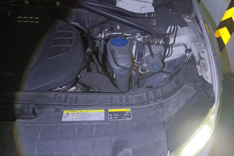 Used Audi Q5 2017 Plus 40 TFSI Technology Model Engine Bay Left