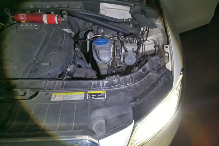 Used Audi Q5 2017 40 TFSI Technology Edition Engine Bay Left