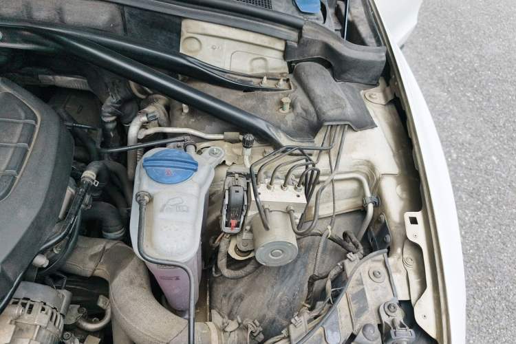 Used Audi Q5 2017 Plus 40 TFSI Technology Model Engine Bay Left
