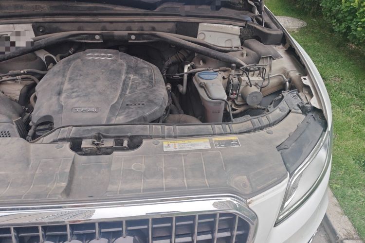 Used Audi Q5 2017 Plus 40 TFSI Ambition Model Engine Bay Left