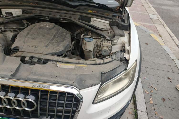 Used Audi Q5 2017 Plus 40 TFSI Technology Model Engine Bay Left