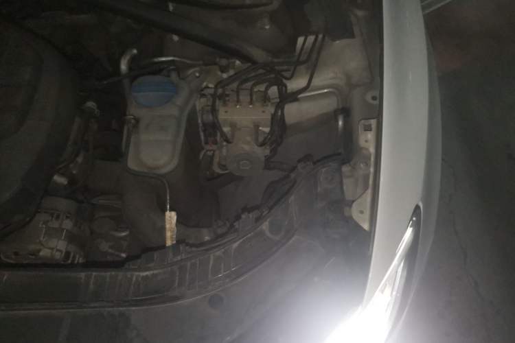 Used Audi Q5 2017 Plus 40 TFSI Ambition Model Engine Bay Left
