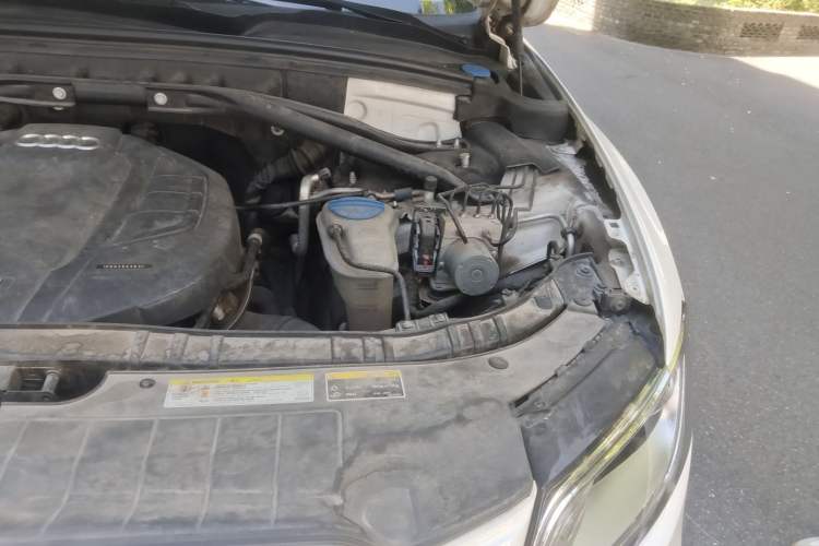 Used Audi Q5 2017 40 TFSI Dynamic Edition Engine Bay Left