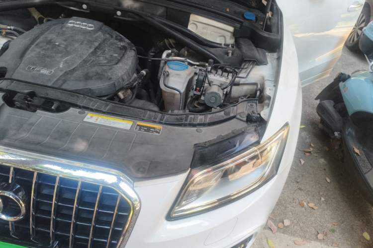 Used Audi Q5 2017 40 TFSI Dynamic Edition Engine Bay Left
