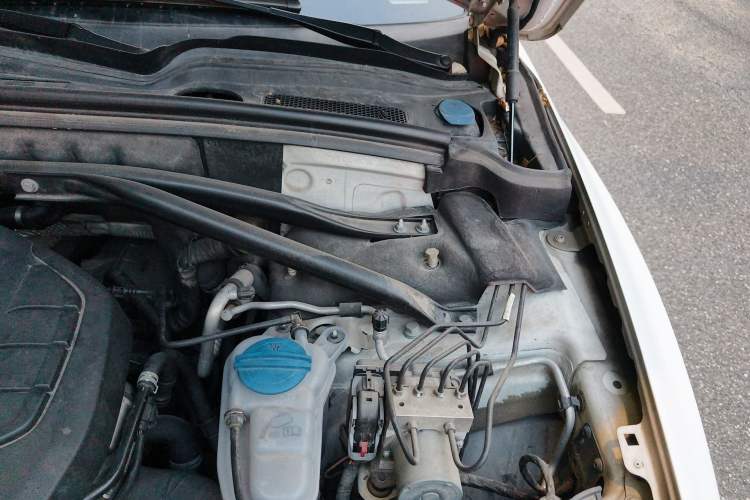 Used Audi Q5 2017 40 TFSI Technology Edition Engine Bay Left