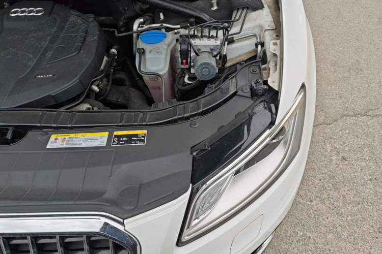 Used Audi Q5 2017 40 TFSI Technology Edition Engine Bay Left