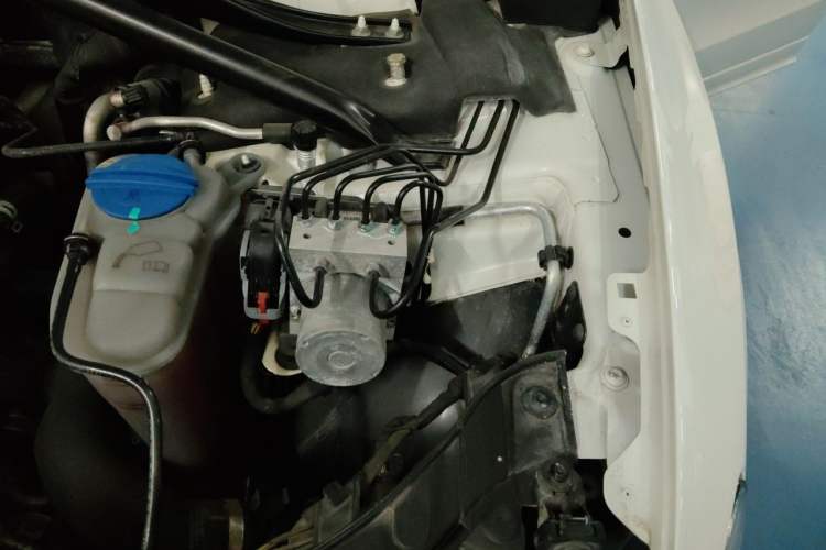 Used Audi Q5 2017 Plus 40 TFSI Ambition Model Engine Bay Left