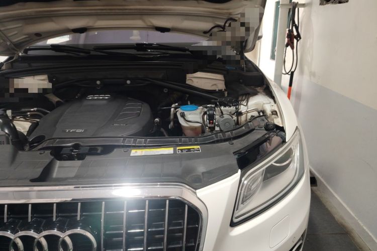 Used Audi Q5 2017 40 TFSI Comfort Model Engine Bay Left