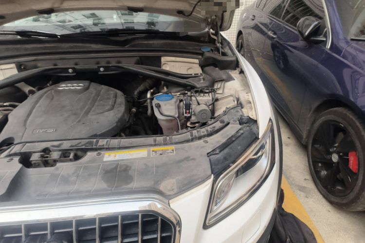 Used Audi Q5 2017 Plus 40 TFSI Technology Model Engine Bay Left