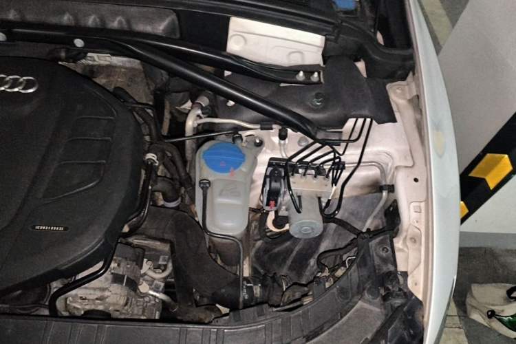 Used Audi Q5 2017 Plus 40 TFSI Technology Model Engine Bay Left