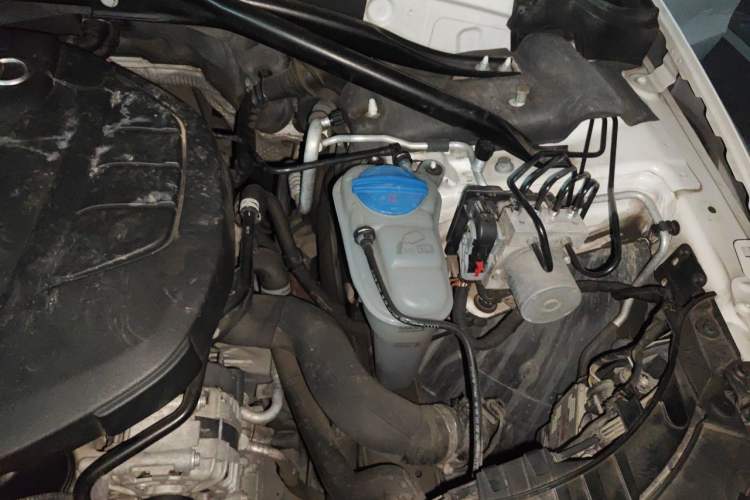 Used Audi Q5 2017 Plus 40 TFSI Ambition Model Engine Bay Left