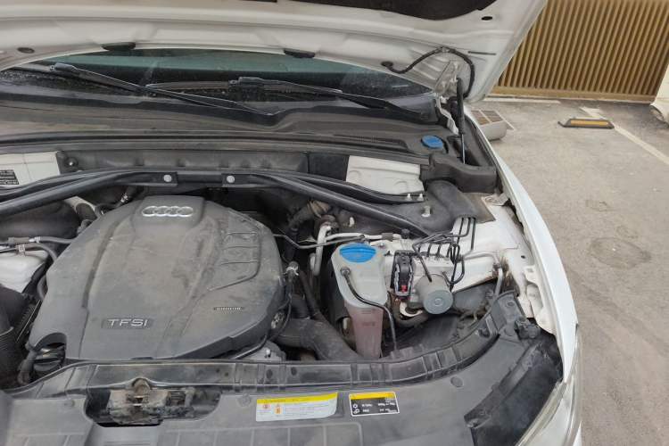 Used Audi Q5 2017 40 TFSI Technology Edition Engine Bay Left