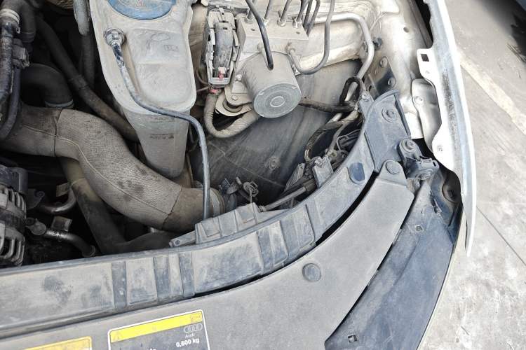 Used Audi Q5 2017 Plus 40 TFSI Ambition Model Engine Bay Left