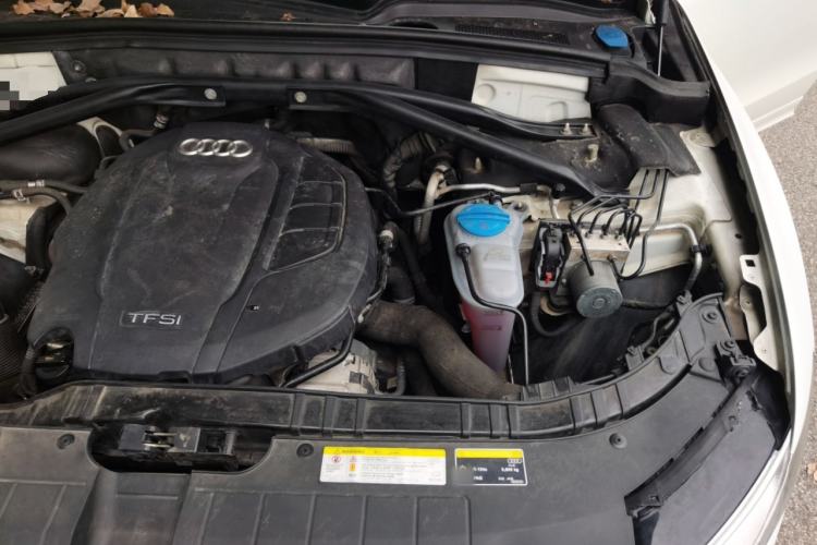 Used Audi Q5 2017 Plus 40 TFSI Ambition Model Engine Bay Left
