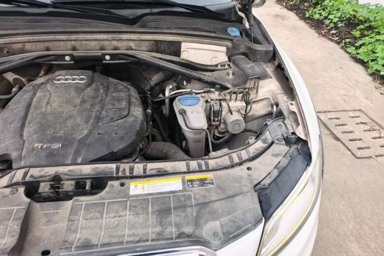Used Audi Q5 2017 Plus 40 TFSI Technology Model Engine Bay Left