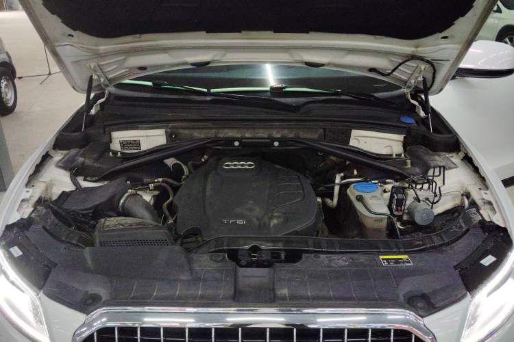 Used Audi Q5 2017 40 TFSI Technology Edition Engine Bay