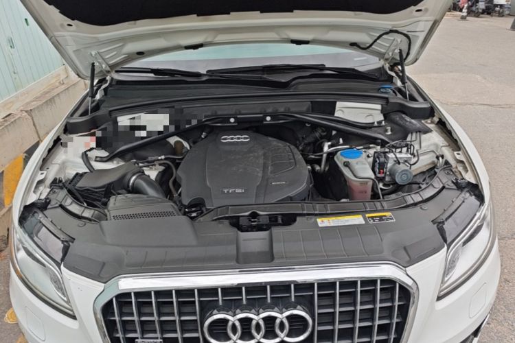 Used Audi Q5 2017 40 TFSI Technology Edition Engine Bay
