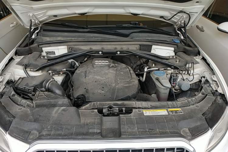 Used Audi Q5 2017 40 TFSI Comfort Model Engine Bay