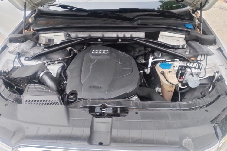 Used Audi Q5 2017 40 TFSI Technology Edition Engine Bay