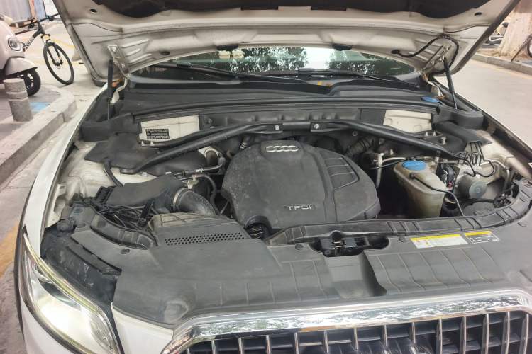Used Audi Q5 2017 Plus 40 TFSI Technology Model Engine Bay