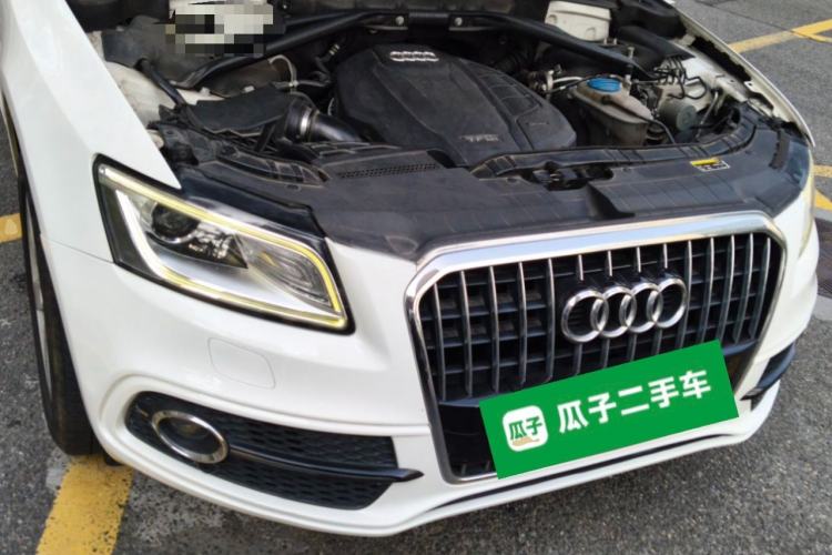 Used Audi Q5 2017 Plus 40 TFSI Ambition Model Engine Bay