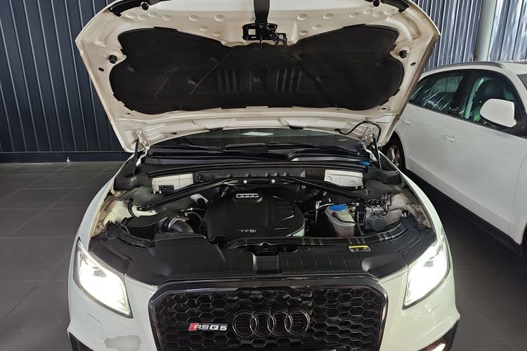 Used Audi Q5 2017 Plus 40 TFSI Technology Model Engine Bay