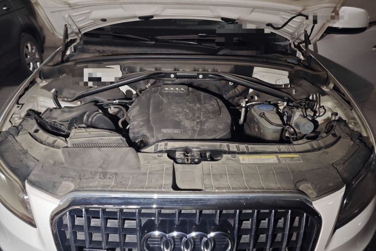 Used Audi Q5 2017 Plus 40 TFSI Ambition Model Engine Bay