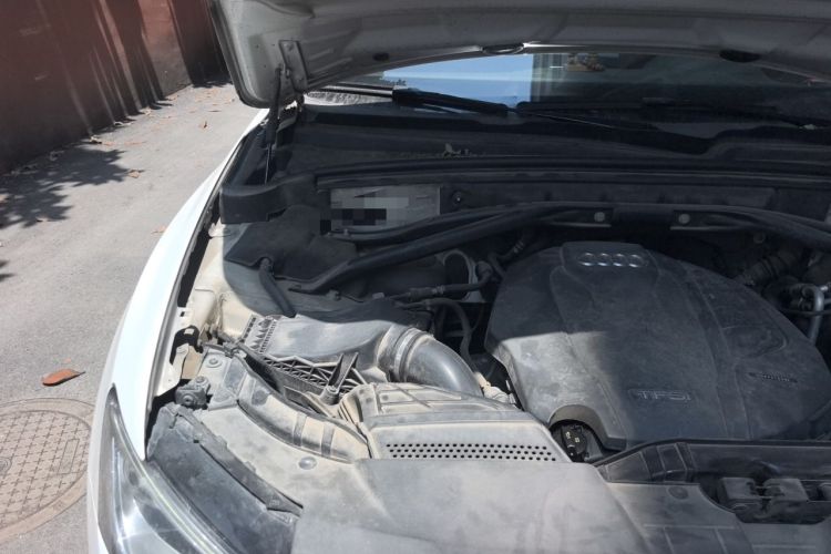 Used Audi Q5 2017 Plus 40 TFSI Ambition Model Engine Bay Right