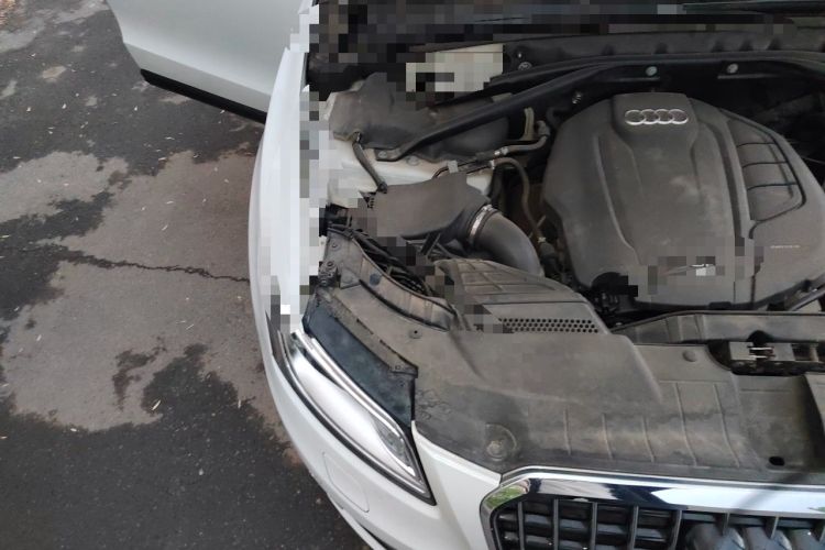 Used Audi Q5 2017 40 TFSI Comfort Model Engine Bay Right