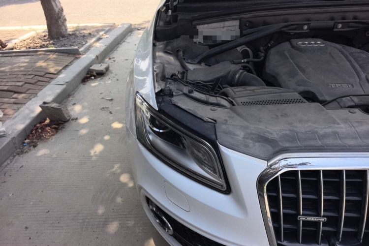 Used Audi Q5 2017 Plus 40 TFSI Ambition Model Engine Bay Right