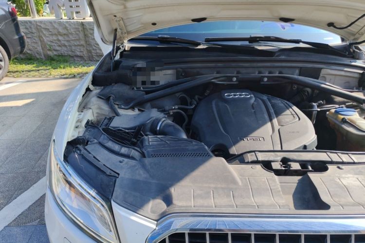 Used Audi Q5 2017 40 TFSI Technology Edition Engine Bay Right