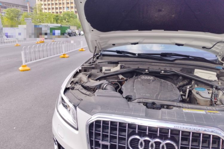 Used Audi Q5 2017 40 TFSI Technology Edition Engine Bay Right