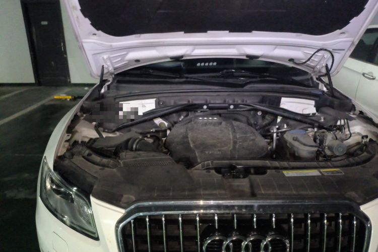 Used Audi Q5 2017 Plus 40 TFSI Technology Model Engine Bay Right