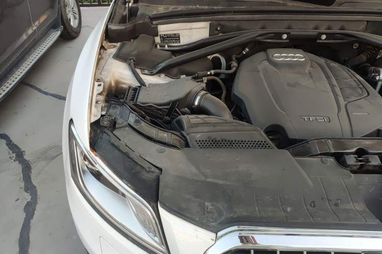 Used Audi Q5 2017 40 TFSI Ambition Edition Engine Bay Right