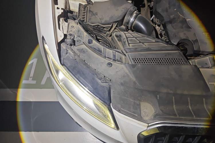 Used Audi Q5 2017 Plus 40 TFSI Ambition Model Engine Bay Right