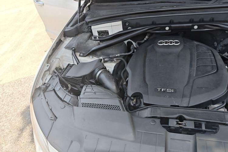 Used Audi Q5 2017 40 TFSI Technology Edition Engine Bay Right