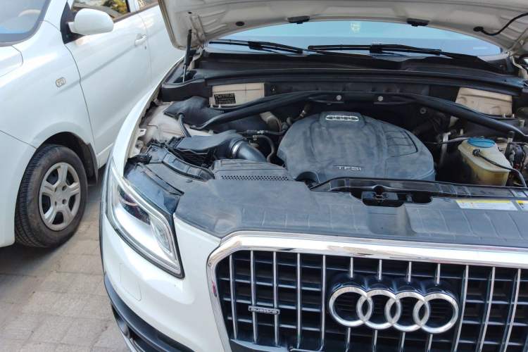 Used Audi Q5 2017 Plus 40 TFSI Technology Model Engine Bay Right