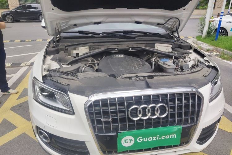 Used Audi Q5 2017 40 TFSI Technology Edition Engine Bay Right