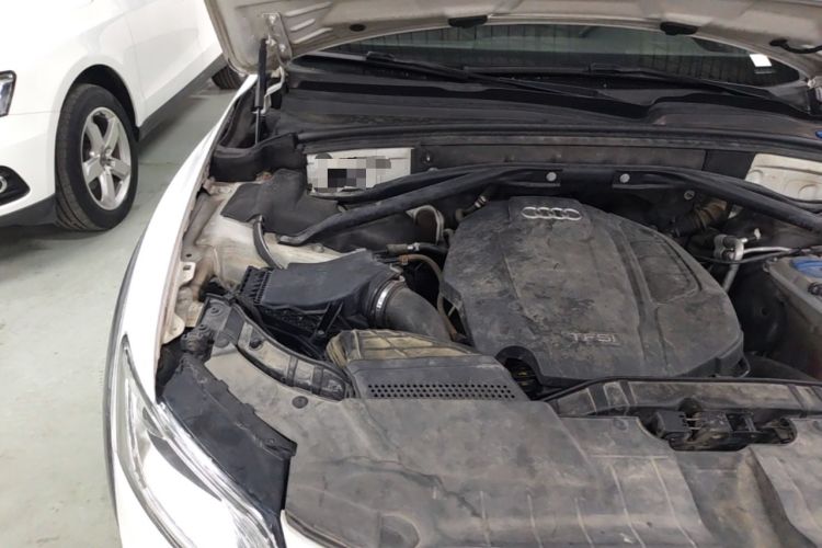 Used Audi Q5 2017 40 TFSI Technology Edition Engine Bay Right