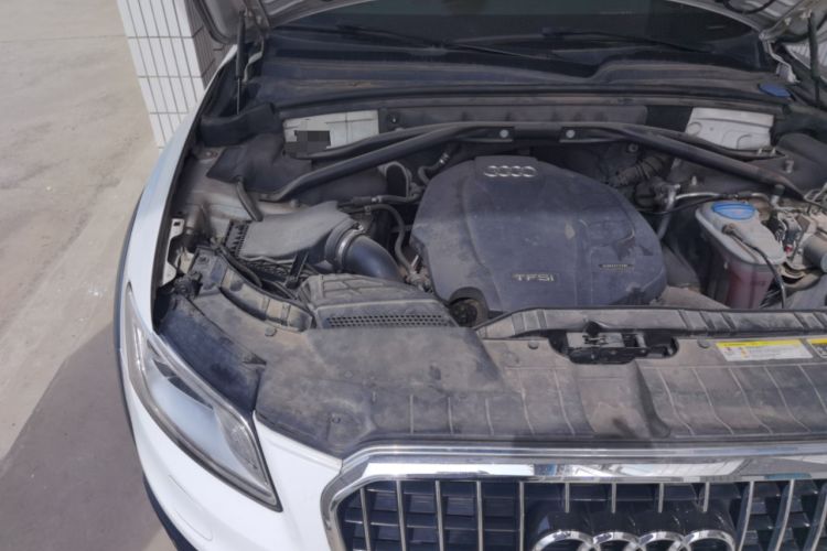 Used Audi Q5 2017 Plus 40 TFSI Comfort Model Engine Bay Right